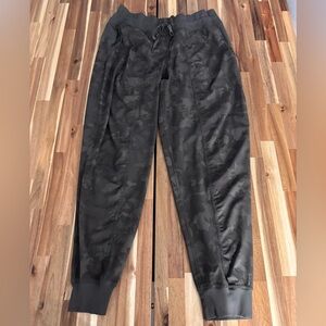 Lululemon Dark Camo Joggers Size 12 | Drawstring Waist | EUC